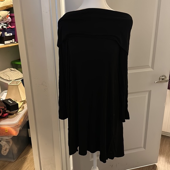 BCBG MAXAZRIA Off Shoulder Black dress - Picture 2 of 2